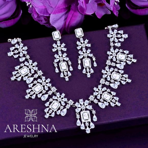 Magestic Diamond Bridal Jewelry Set Necklace and Earrings - Picture 4 of 11